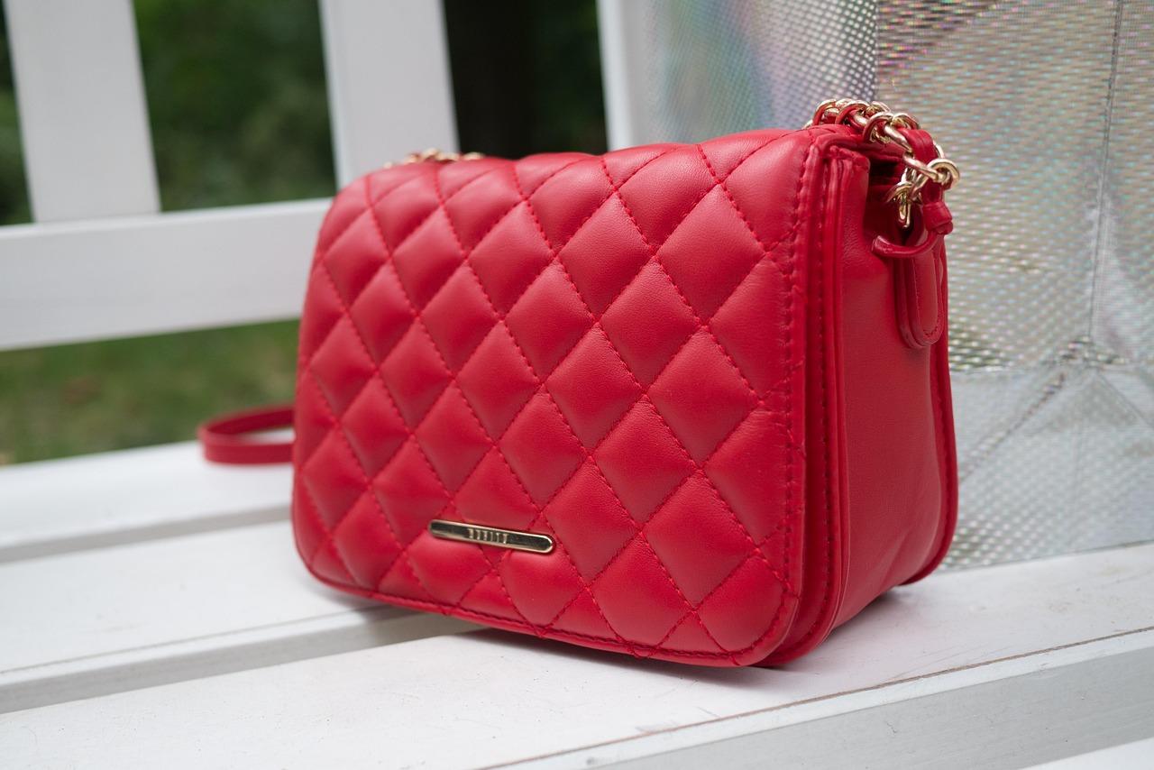 entdecken sie die verschiedenen handtaschengrößen und finden sie die perfekte bag für jeden anlass. erfahren sie, welche größe zu ihrem stil und alltag passt.