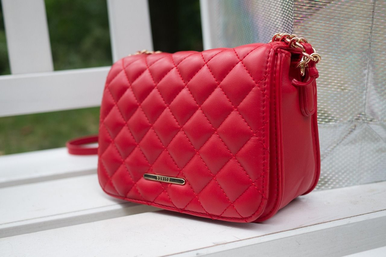 entdecken sie die verschiedenen handtaschengrößen und finden sie die perfekte bag für jeden anlass. erfahren sie, welche größe zu ihrem stil und alltag passt.
